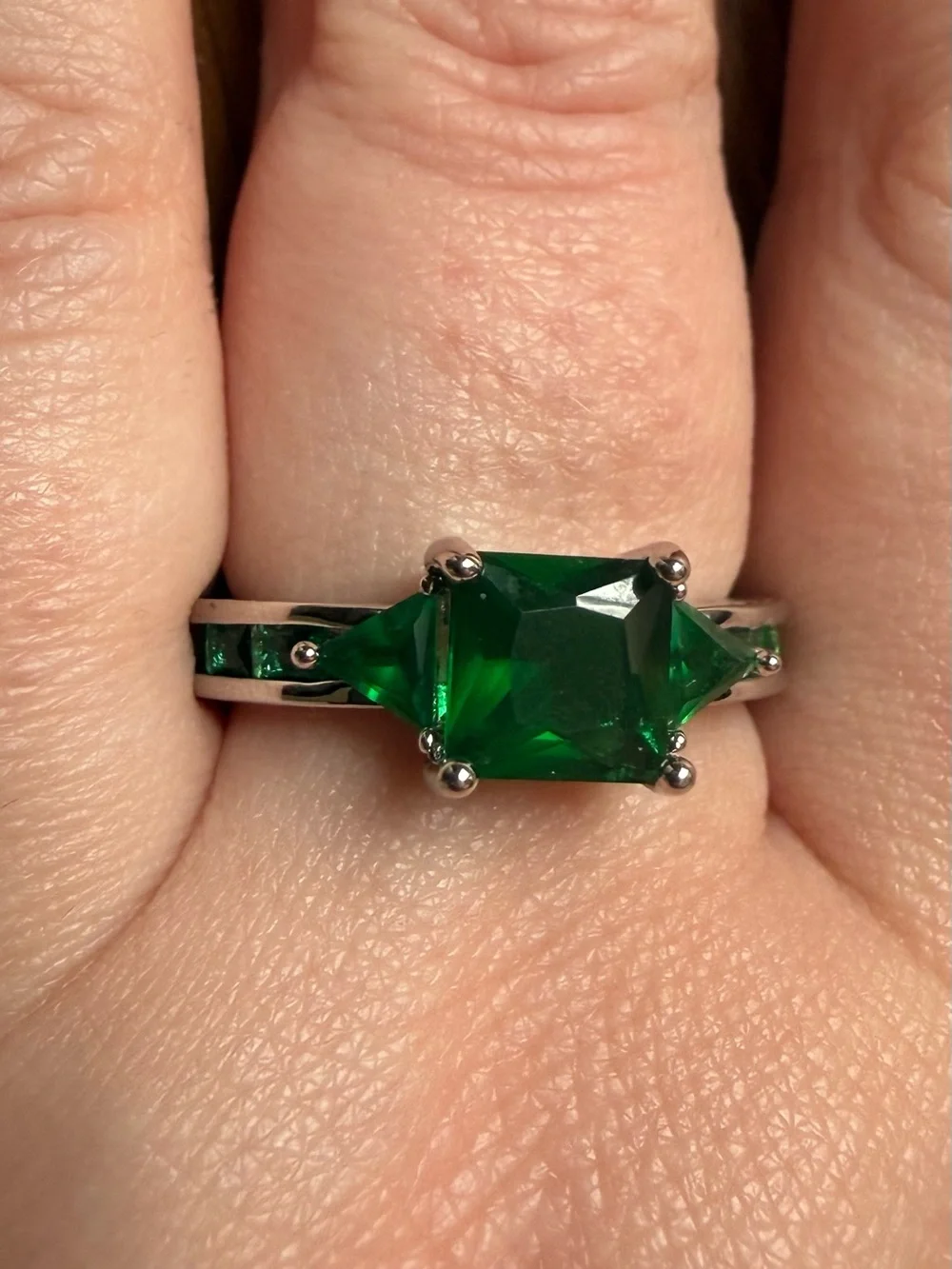 Emerald Green Glass Silver Tone Ring - Women Jewelry